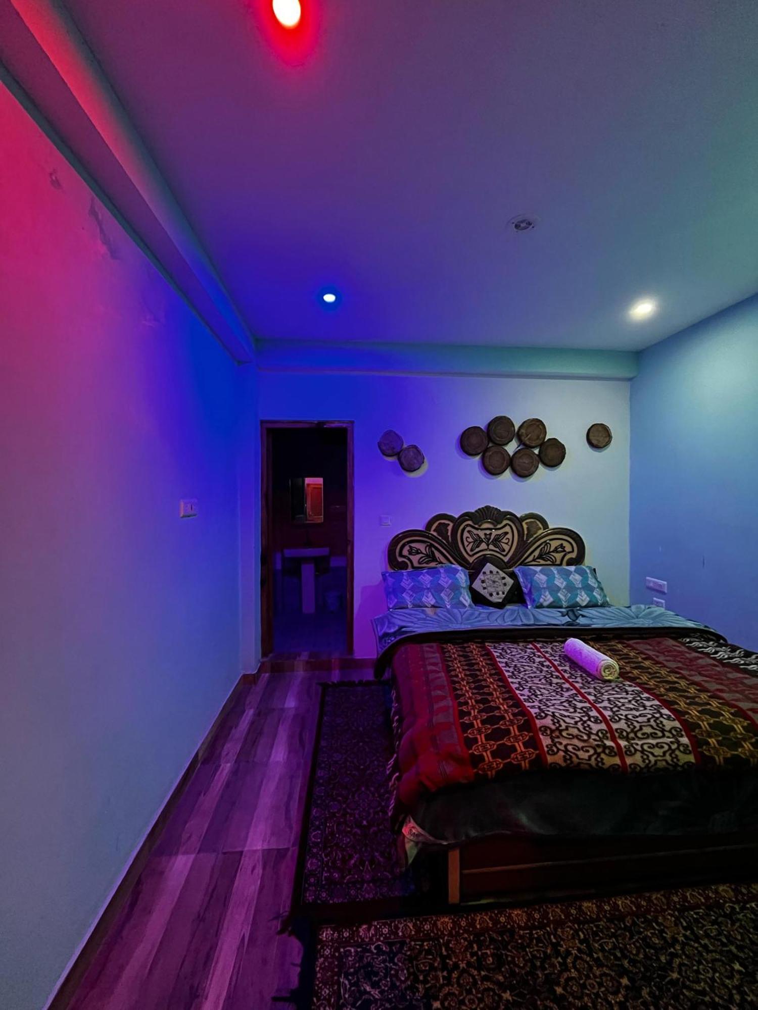 Karma Guest House And Cafe Kalgha Buitenkant foto