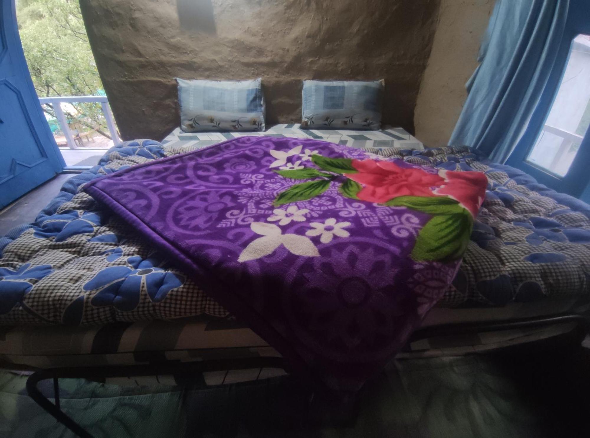 Karma Guest House And Cafe Kalgha Kamer foto